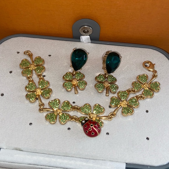 Oscar de la Renta Clover Bracelet & Earrings - Picture 3 of 17